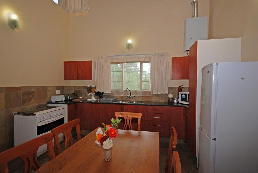 Hoopoe Haven Guest House Chartwell Exterior foto